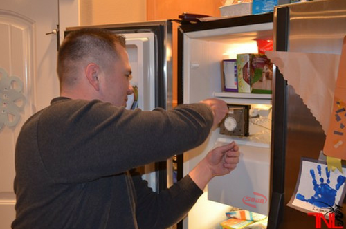 tủ lạnh bị thủng ngăn đông