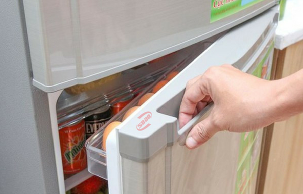 Sửa cửa tủ lạnh đóng không kín bao nhiêu tiền